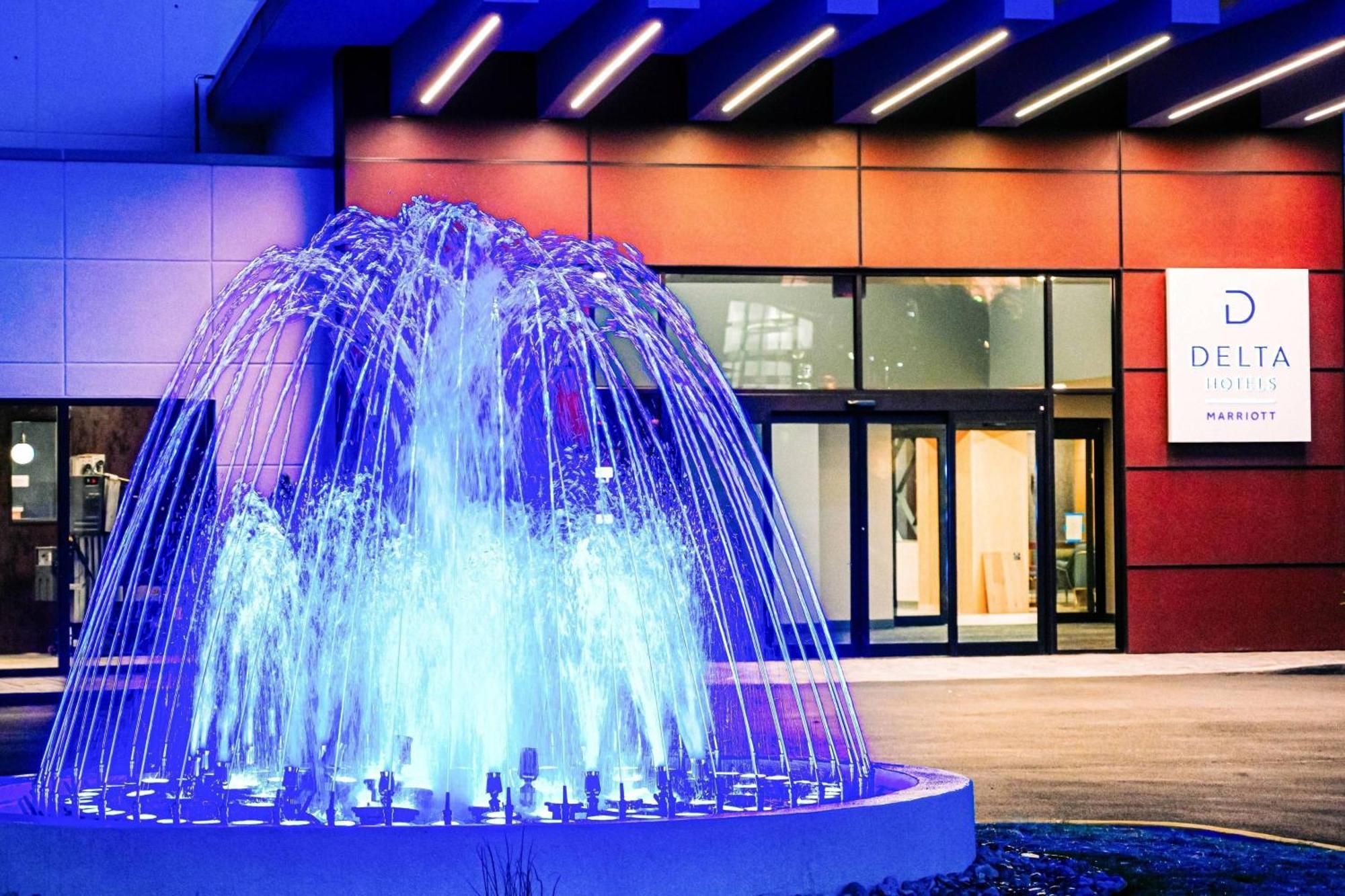 Delta Hotels By Marriott Cincinnati Sharonville Extérieur photo